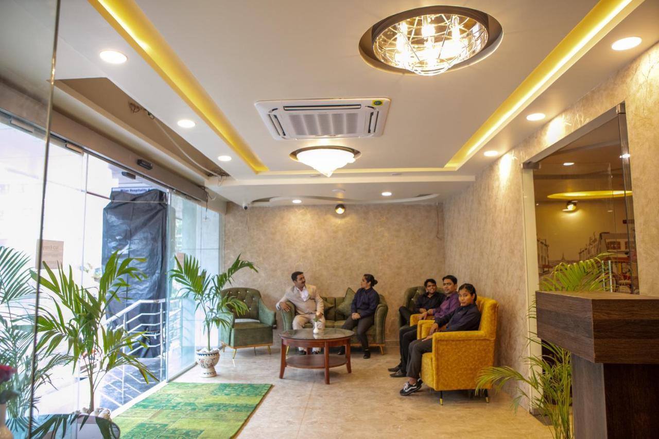 Hotel Eden Karwar Zewnętrze zdjęcie