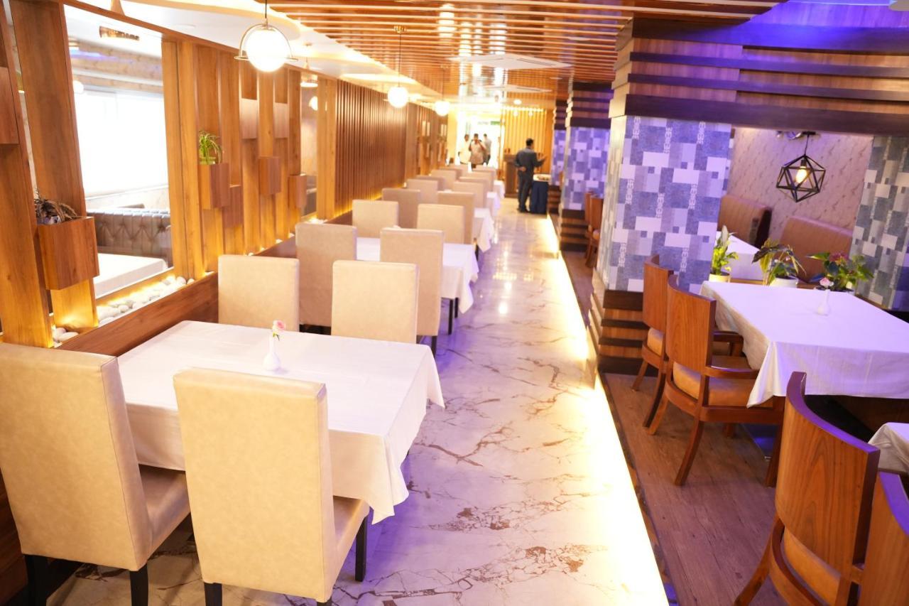 Hotel Eden Karwar Zewnętrze zdjęcie