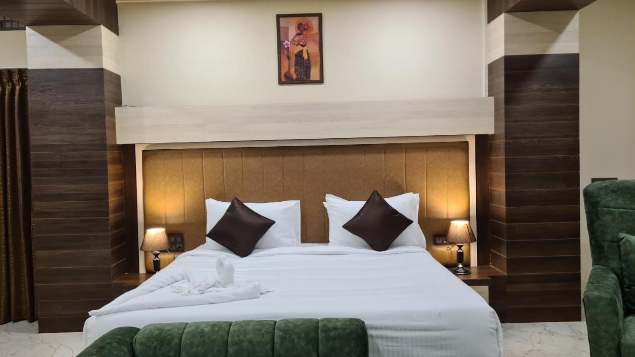 Hotel Eden Karwar Zewnętrze zdjęcie
