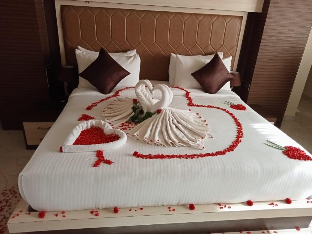Hotel Eden Karwar Zewnętrze zdjęcie
