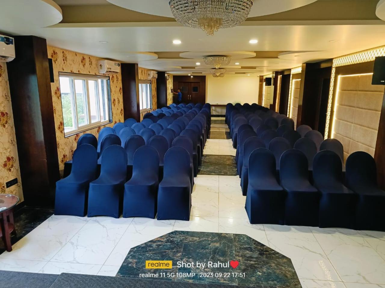 Hotel Eden Karwar Zewnętrze zdjęcie