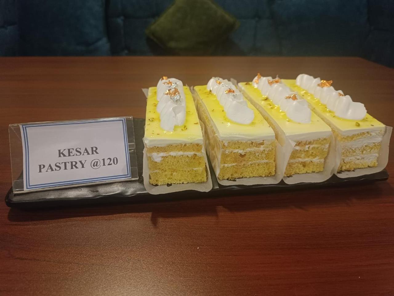 Hotel Eden Karwar Zewnętrze zdjęcie