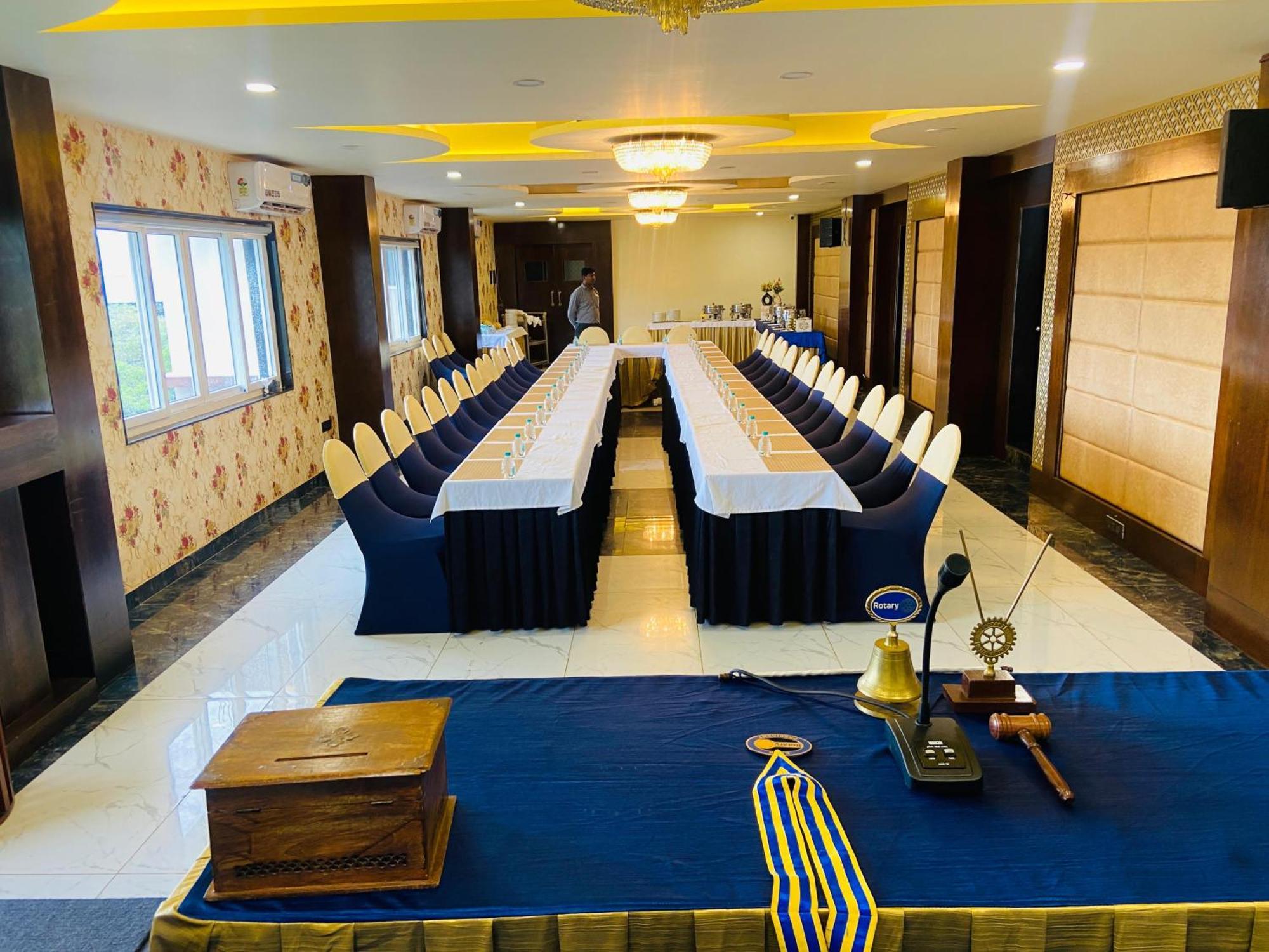 Hotel Eden Karwar Zewnętrze zdjęcie