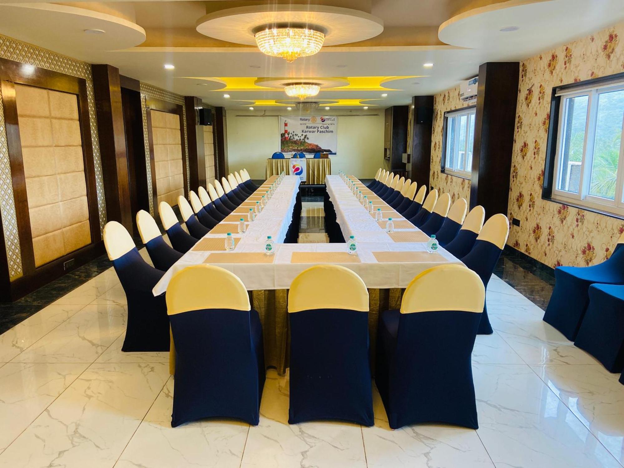 Hotel Eden Karwar Zewnętrze zdjęcie